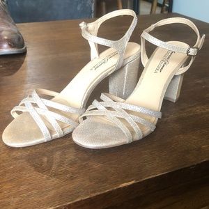 Badgley Mischka American Glamour Glitter Sparkle Strappy Heel 8